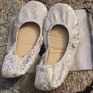 Storehouse Flats Snow Leopard 7